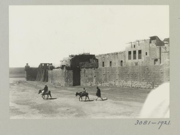 K.A.C. Creswell, The city walls of Birecik, Turkey