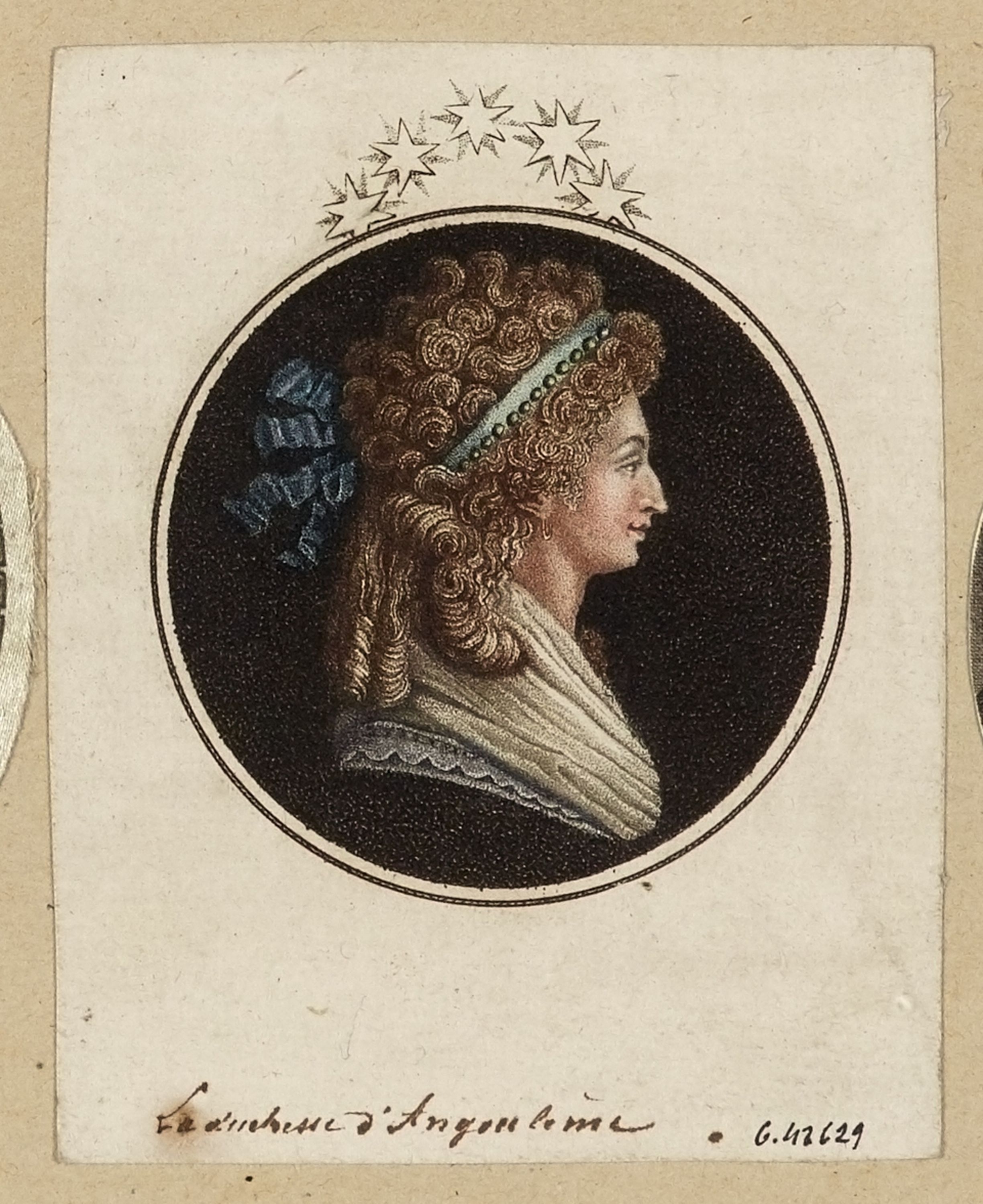 Anonyme, Portrait de profil d'une femme vêtue et coiffée à la mode de la fin du XVIIIe siècle