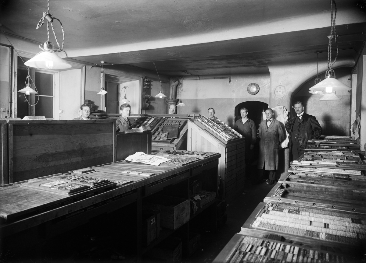 Paul Sandberg, Upsala Nya Tidnings sätteri i Oxenstiernska huset vid Riddartorget, Uppsala före 1928