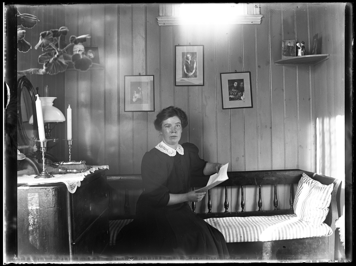 Einar Torgny, Hildur Andersson i sitt rum