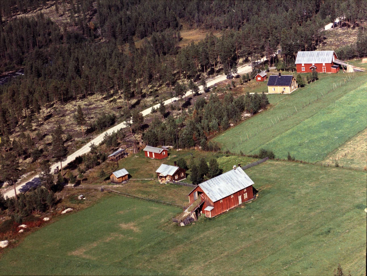 Widerøes Flyveselskap A/S, Gårdsbruk.