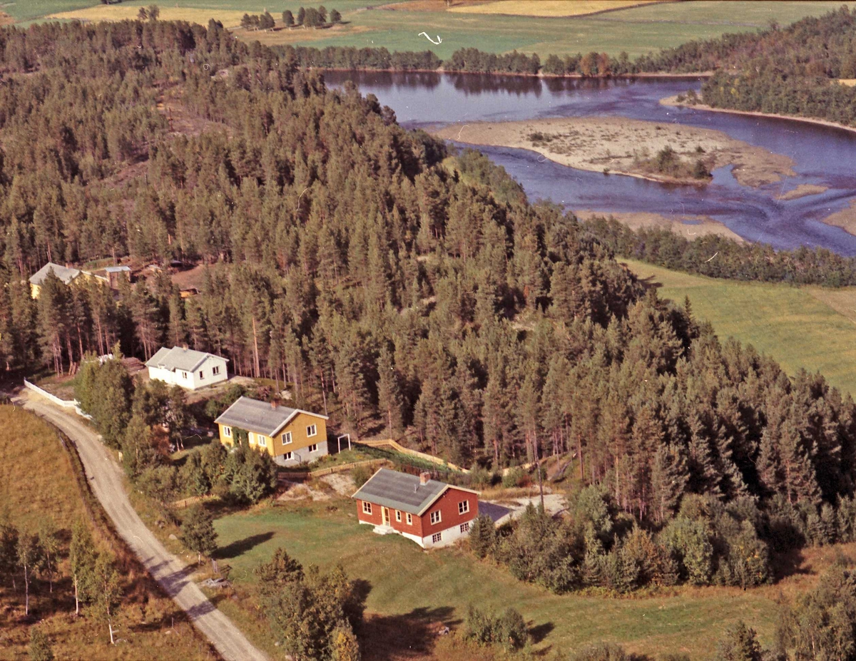 Widerøes Flyveselskap A/S, Gårdsplass.
