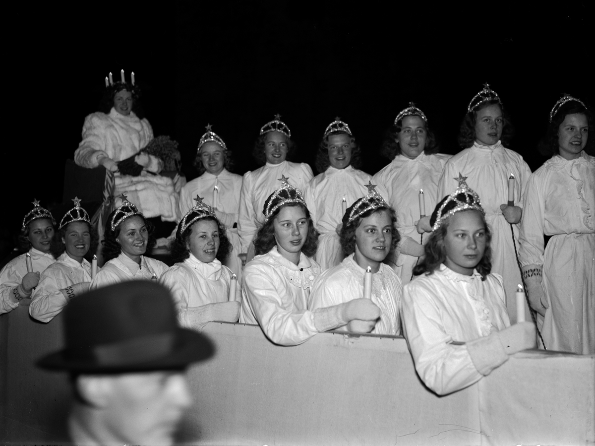 Paul Sandberg, “1942 Lucia with terns,” likely in Odinslund