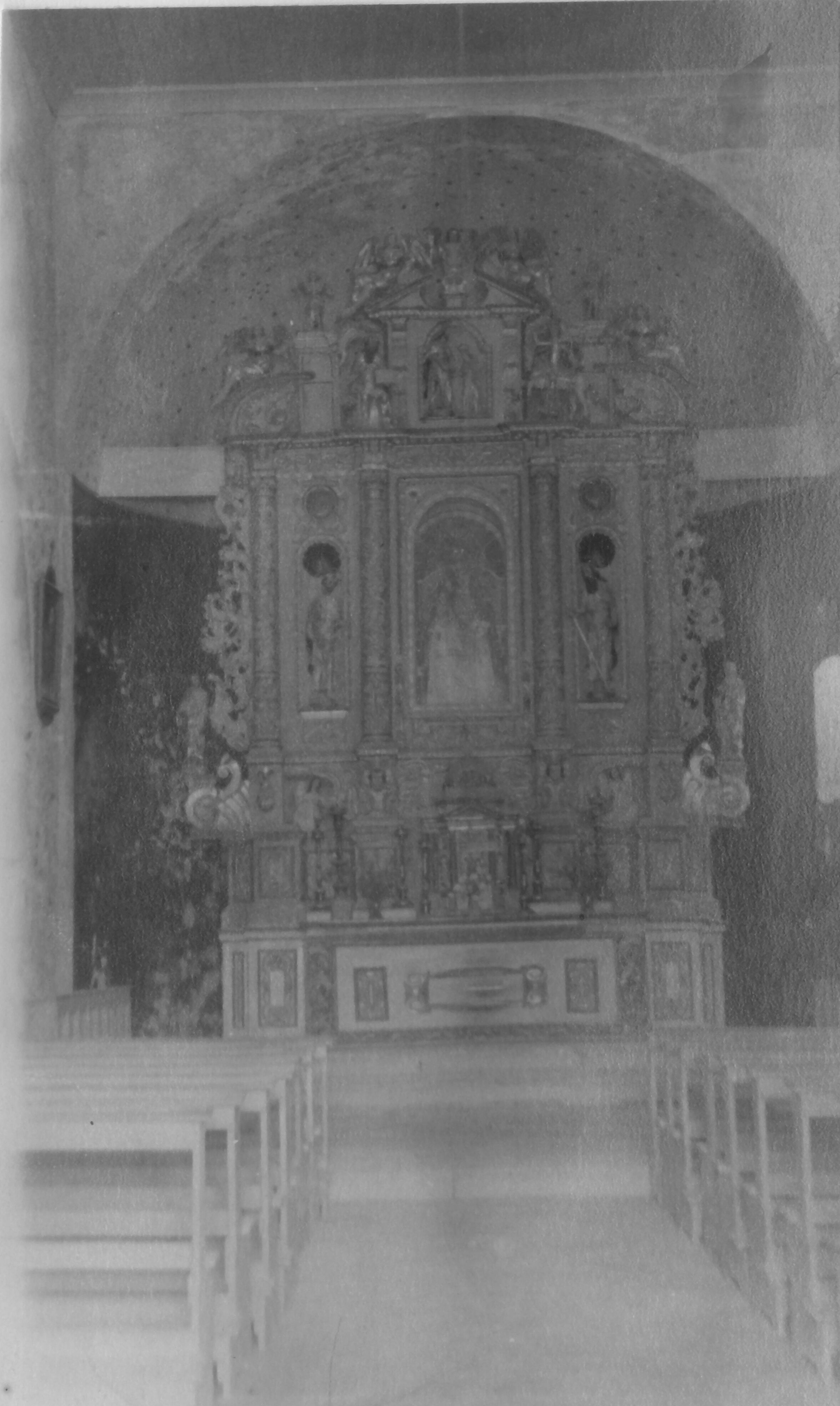 Branko Fučić, Pag (Starigrad), crkva sv. Jurja, unutrašnjost: pogled prema svetištu s glavnim oltarom, drvenim; renesansa