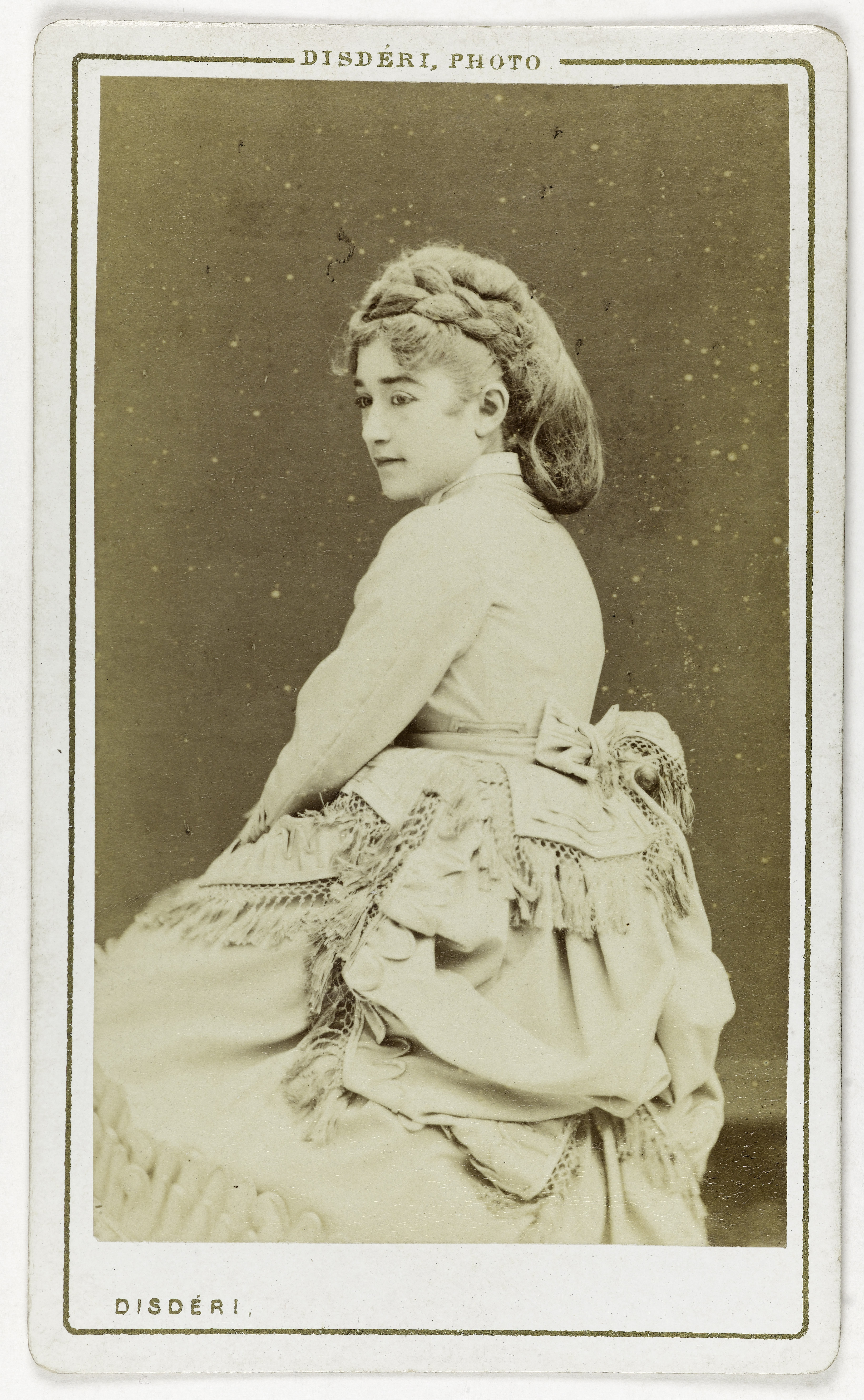 André-Adolphe-Eugène Disdéri, Portrait de Clémentine, dite Rose Mignon, actrice au Théâtre des Folies-Montholon, au Théâtre des Variétés et au Théâtre des Menus-Plaisirs.