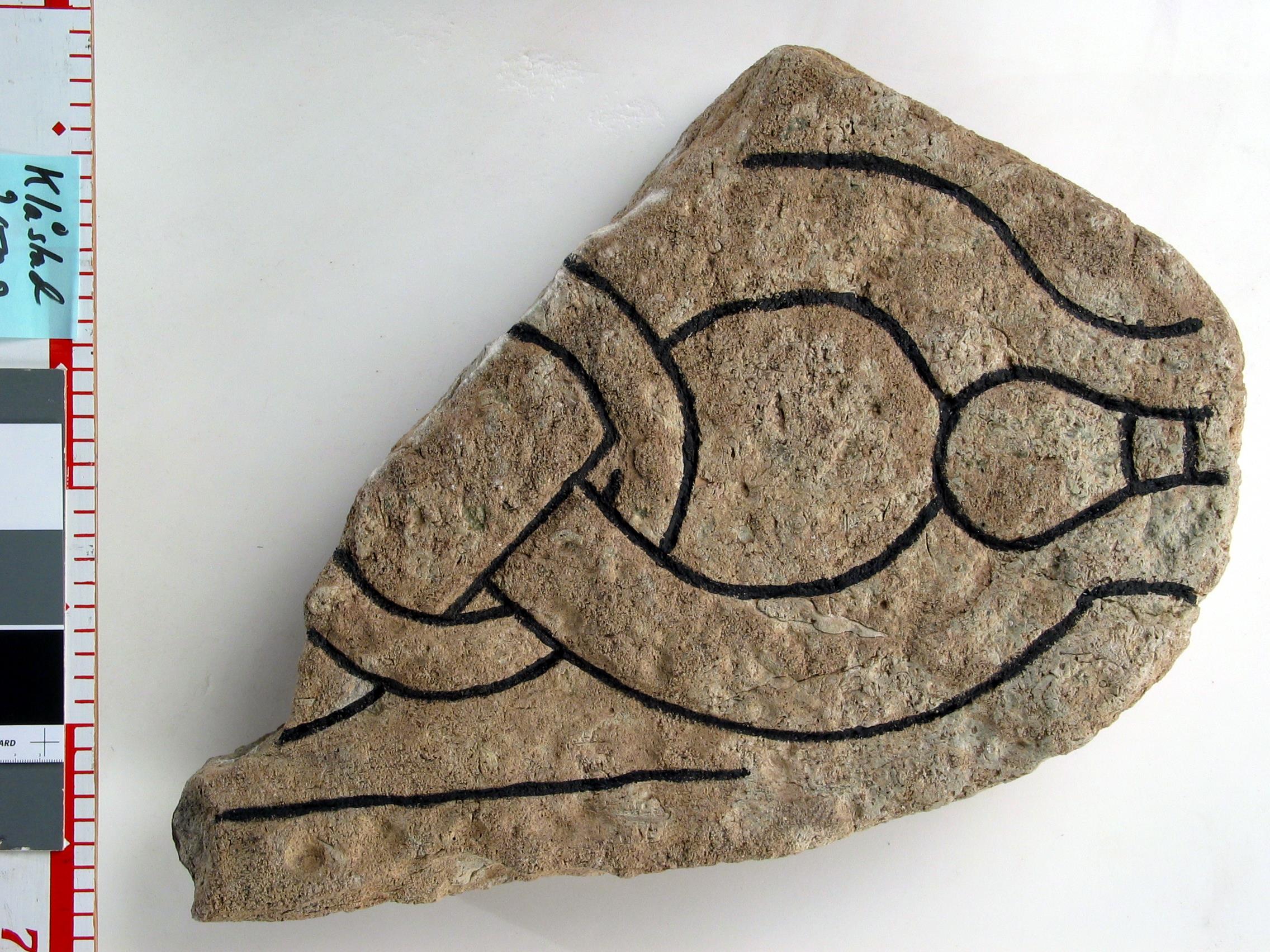Bengt A Lundberg, ÖgNf2001 Klosterstad stenfragment