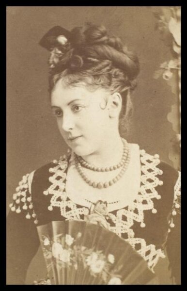 London Stereoscopic and Photographic Company, Guy Little Theatrical Photograph