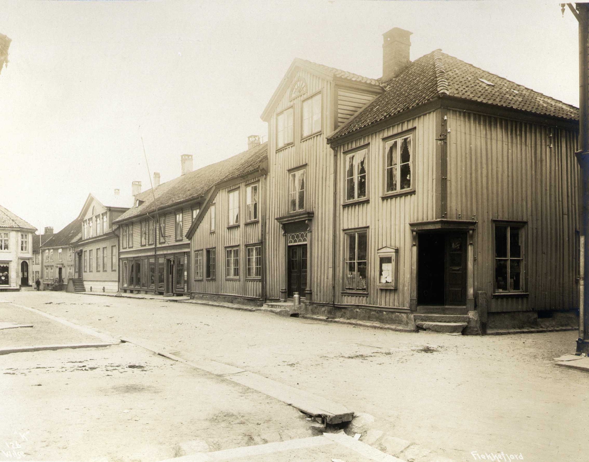 Anders Beer Wilse, Gateparti, Flekkefjord, Vest-Agder. Fotografert 1912.