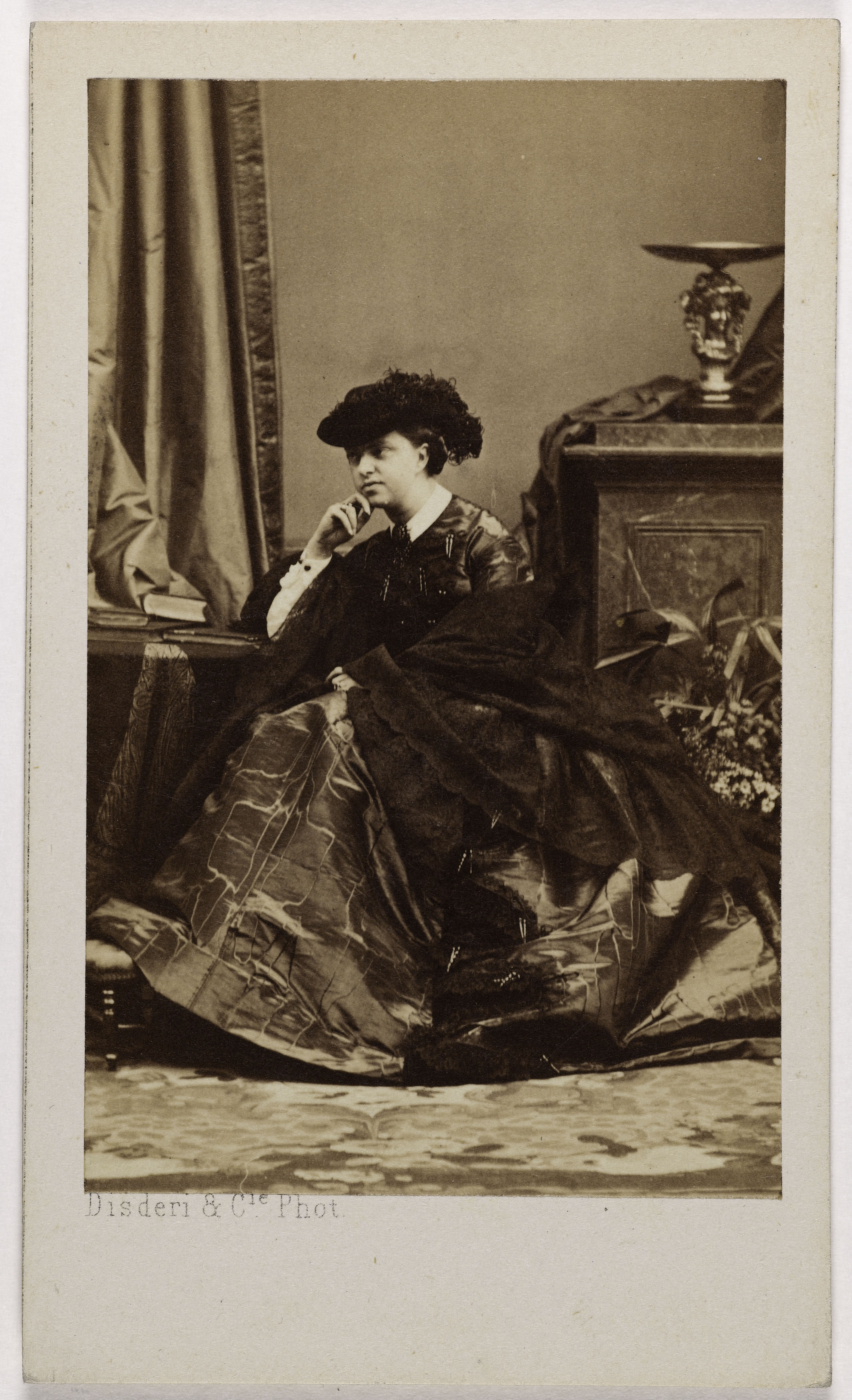 Disderi & Cie, Portrait de la Princesse de Bonaparte (née Clothilde de Savoie) (1843-1911), (femme du Prince Napoléon)