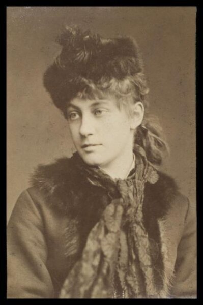 London Stereoscopic and Photographic Company, Guy Little Theatrical Photograph