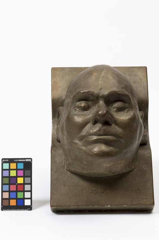 Paul (author) Horma, A. Tassa surimask