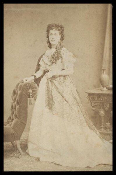 London Stereoscopic and Photographic Company, Guy Little Theatrical Photograph
