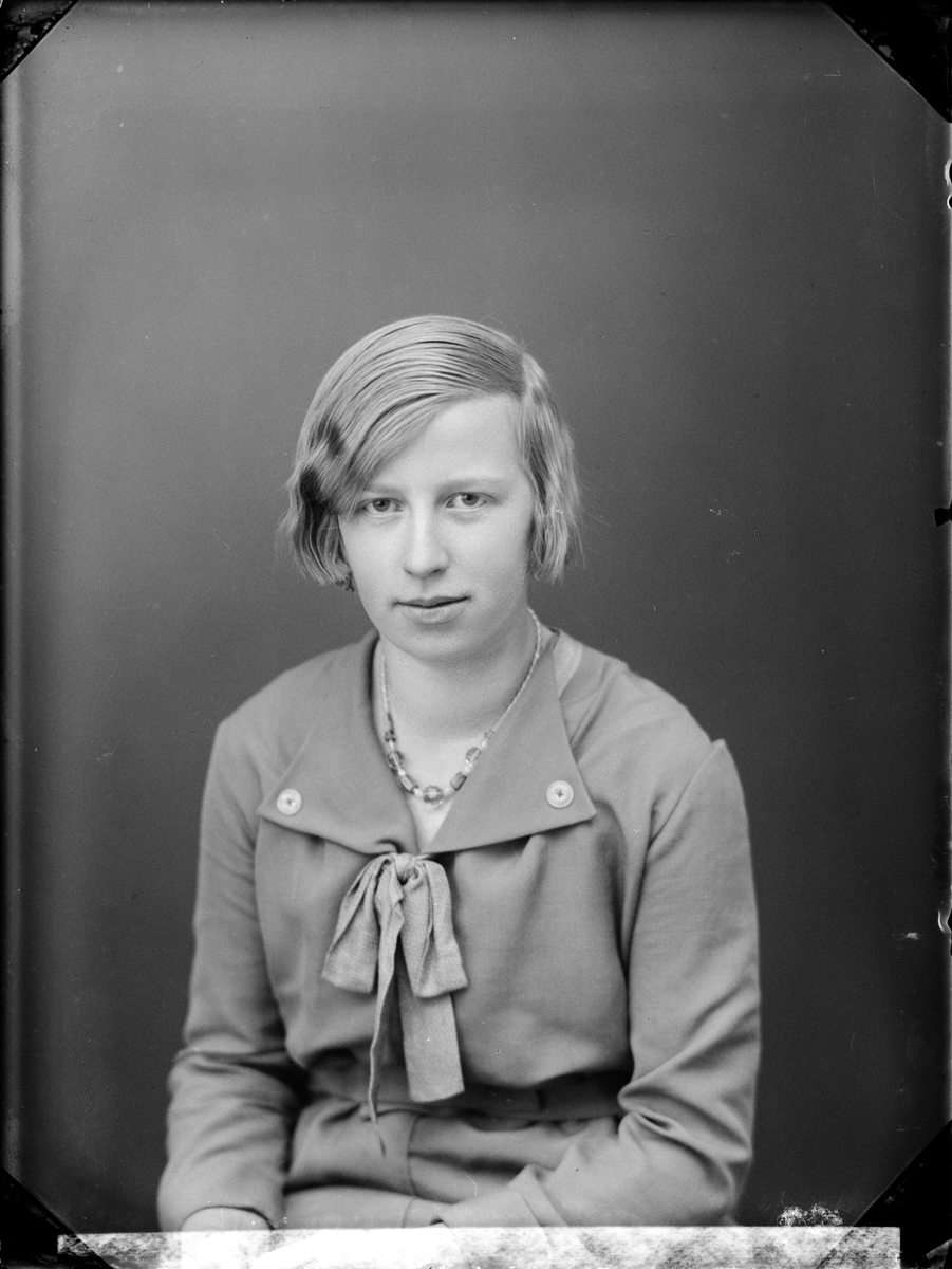 Skötsner-Edhlund, Greta Westerlund från Raggarön, Börstil socken, Uppland 1932