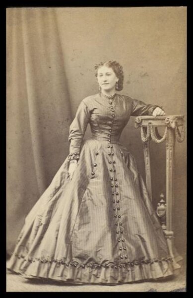 London Stereoscopic and Photographic Company, Guy Little Theatrical Photograph