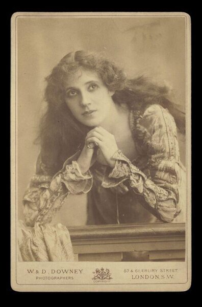 W. & D. Downey, Portrait of Mrs Patrick Campbell as Juliet