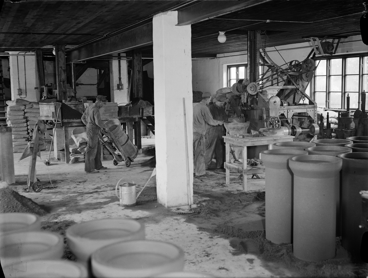 Paul Sandberg, Tillverkning av cementvaror, S:t Eriks Lervarufabriker, Luthagen