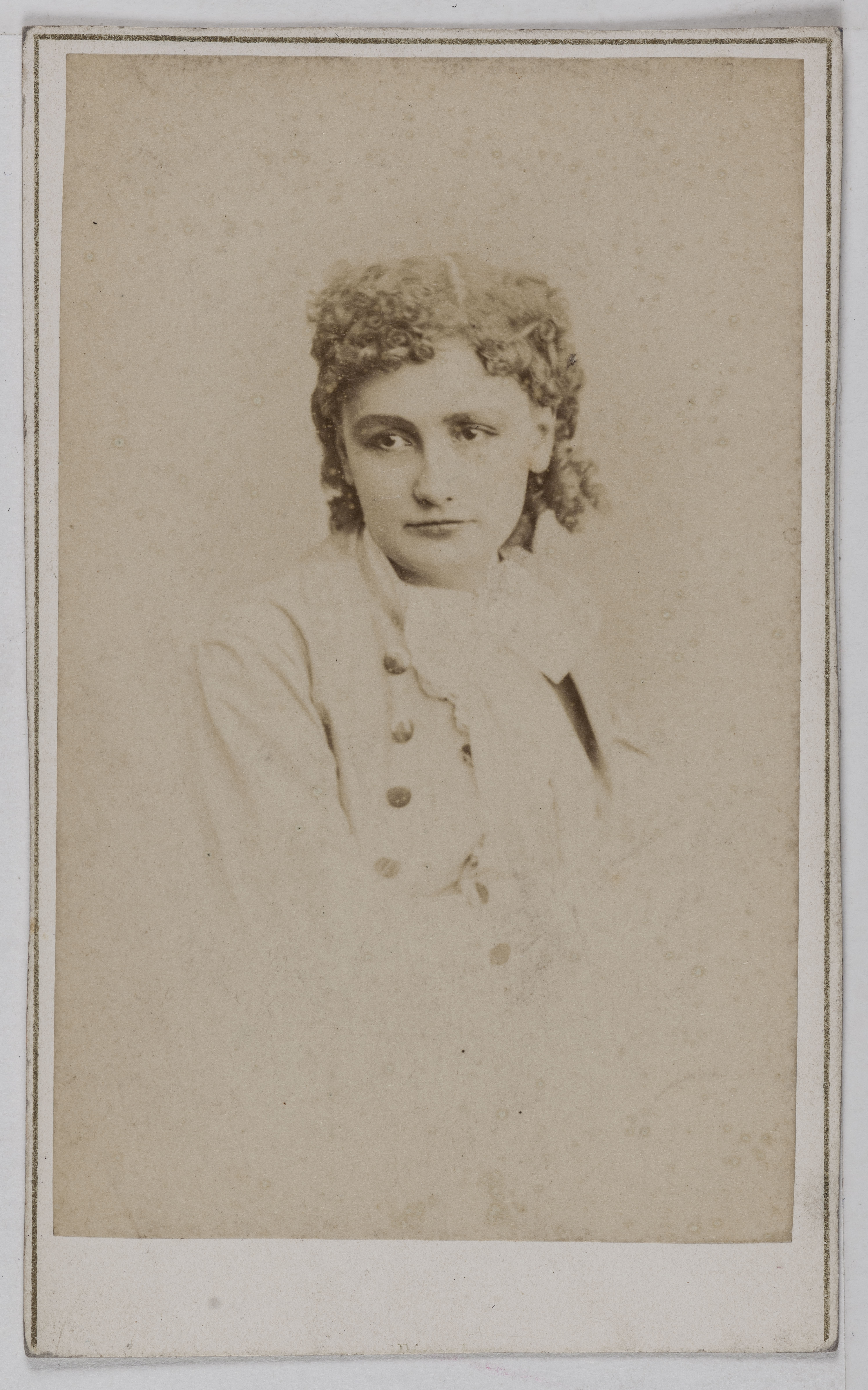 Charles Reutlinger, Portrait de Marié Irma, (sœur de Galli et de Paola Marié), (actrice)