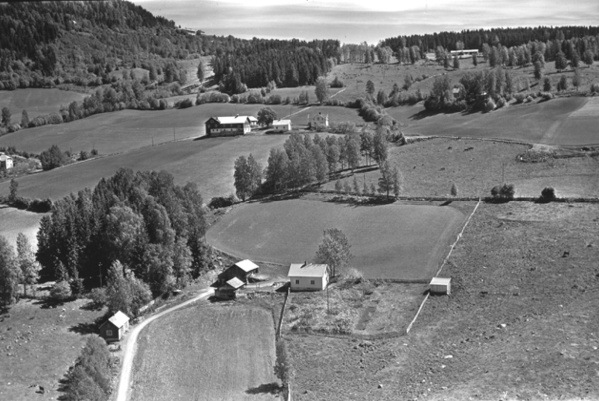 Widerøes Flyveselskap A/S, Flyfoto av bebyggelse, Nyborg, Nordåsvegen, Brumunddal.