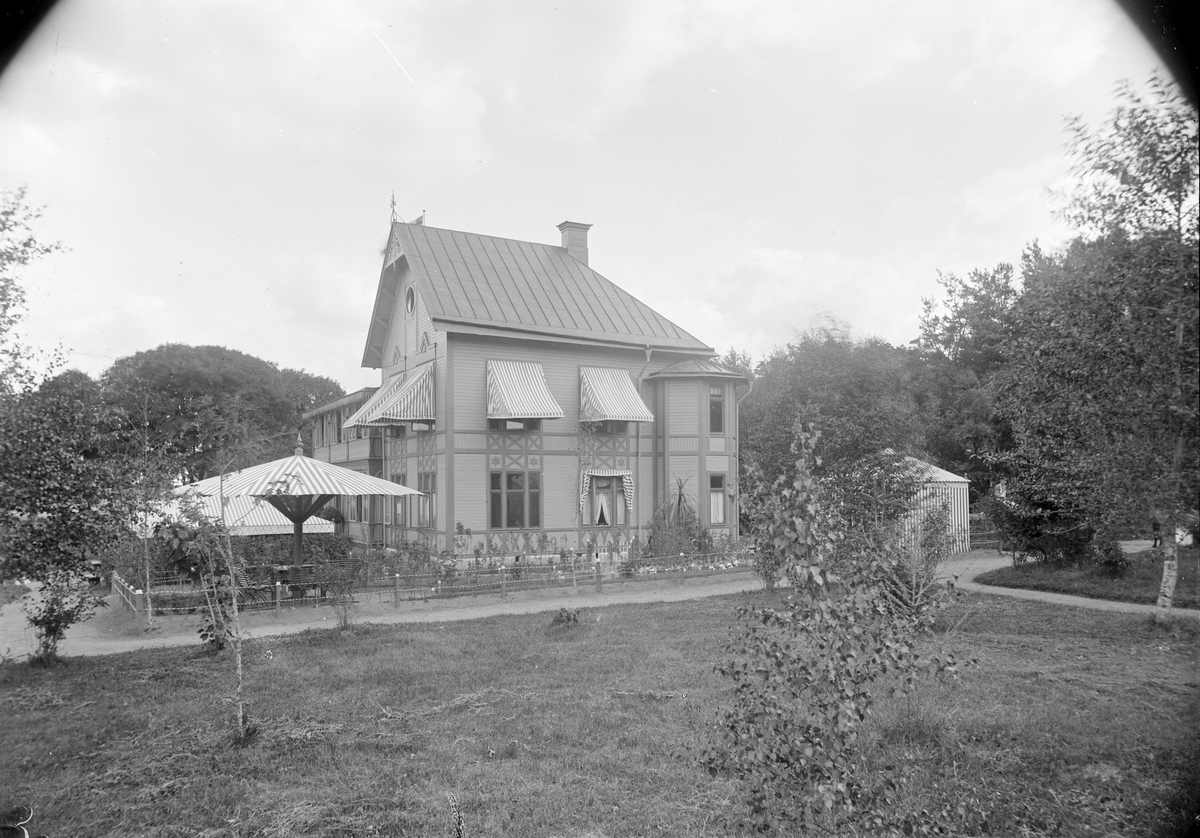 Henri Osti's Fotografiateliér, Grindstugan, Kåbo, Uppsala 1899