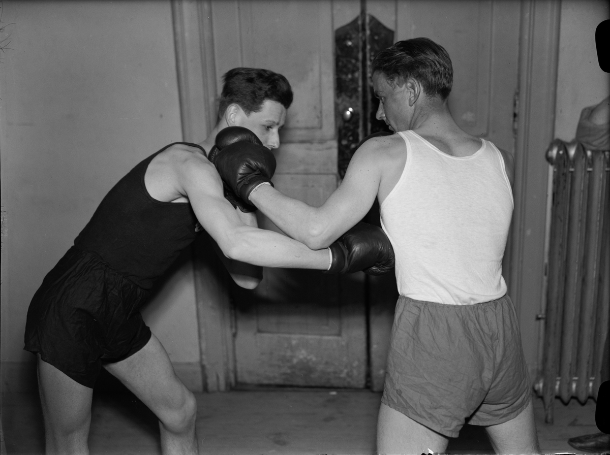Paul Sandberg, Two Men Boxed, Uppsala 1943