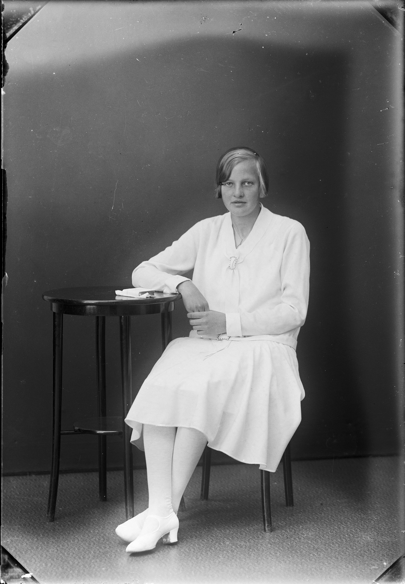 Skötsner-Edhlund, Ateljé Portrait - Girl, Östhammar, Uppland