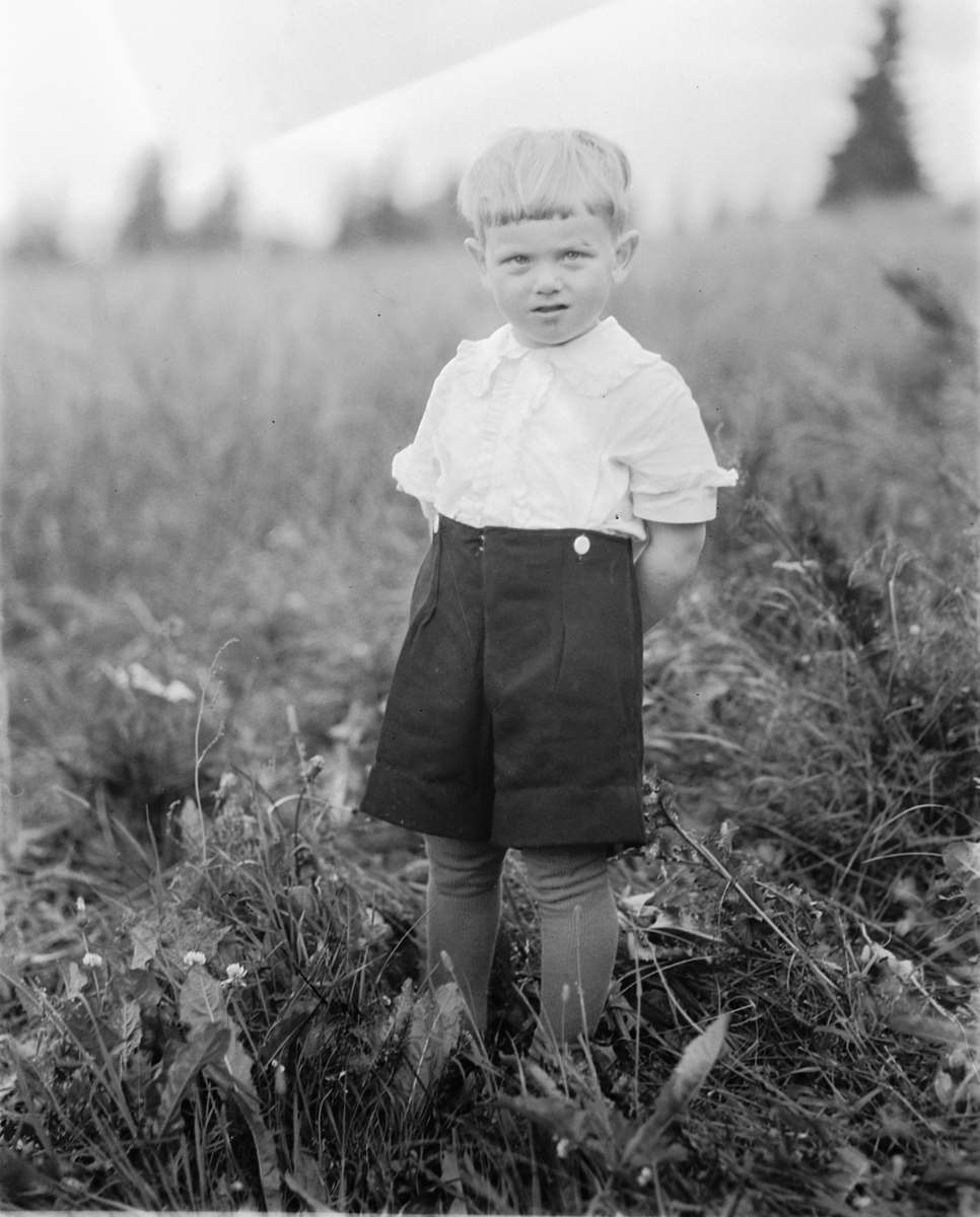 Håkon Prestkværn, Dahl, portrett gutt,