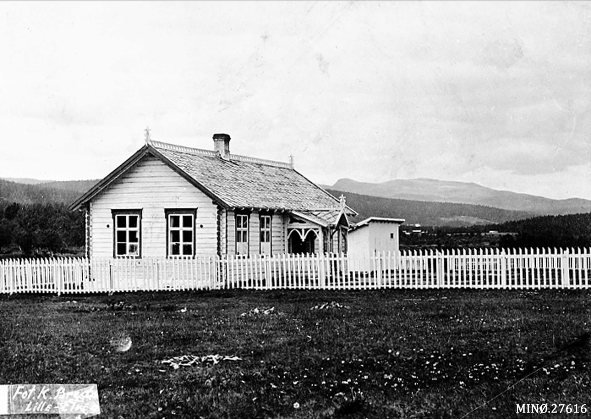 Alexander Bredstrøm Ansberg, Skolebygning