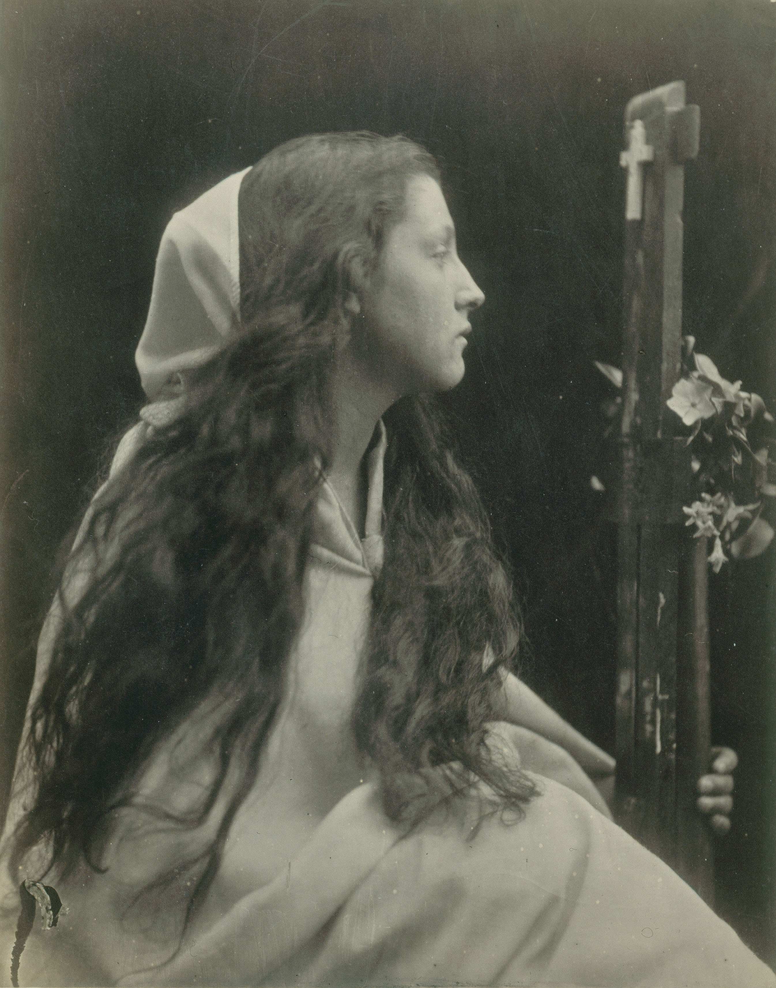 Julia Margaret Cameron, "Lady with a crucifix" (Femme au crucifix) Mary Ann Hillier