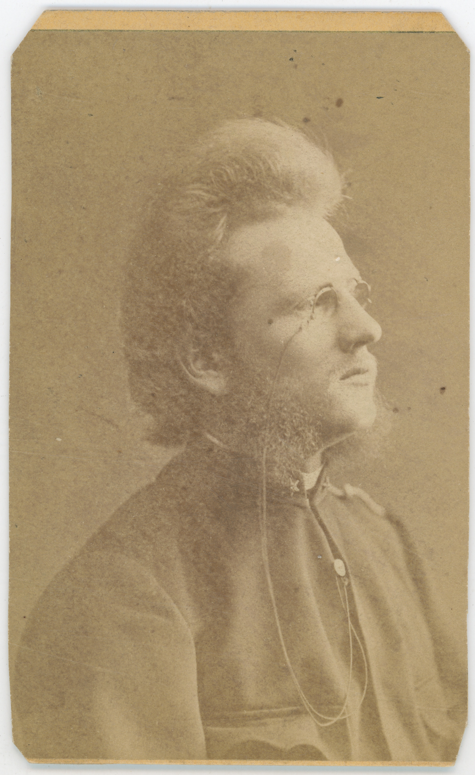 Julius Gertinger, Muškarac s cvikerom