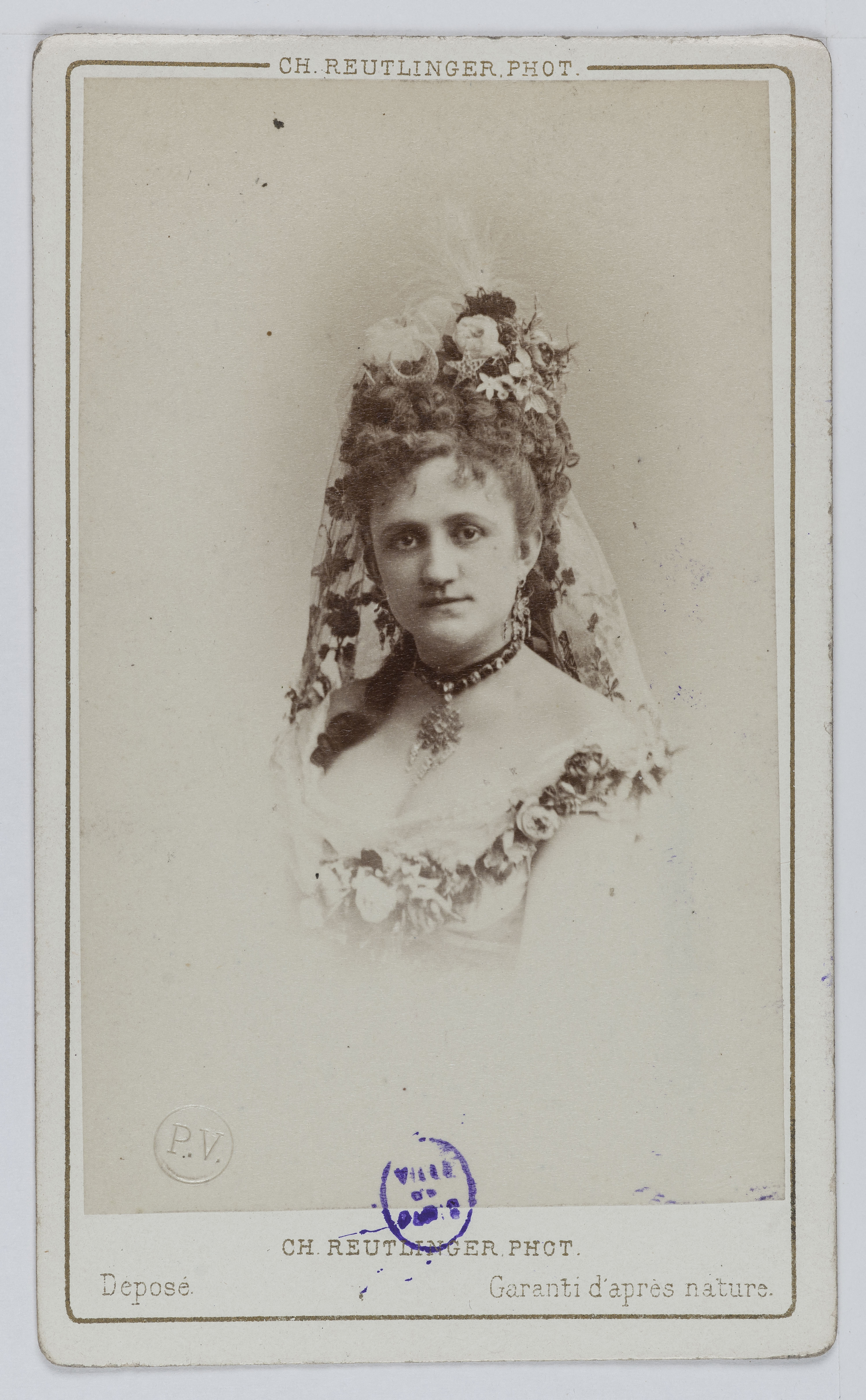 Charles Reutlinger, Portrait de Mademoiselle Polliart, dite Mademoiselle Priola, actrice et chanteuse à l'Opéra Comique entre 1872 et 1874.