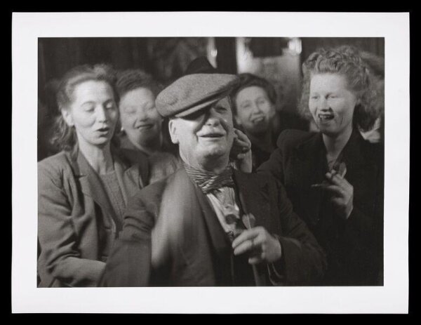 Hardy, Bert, The 'Crown' Celebrates