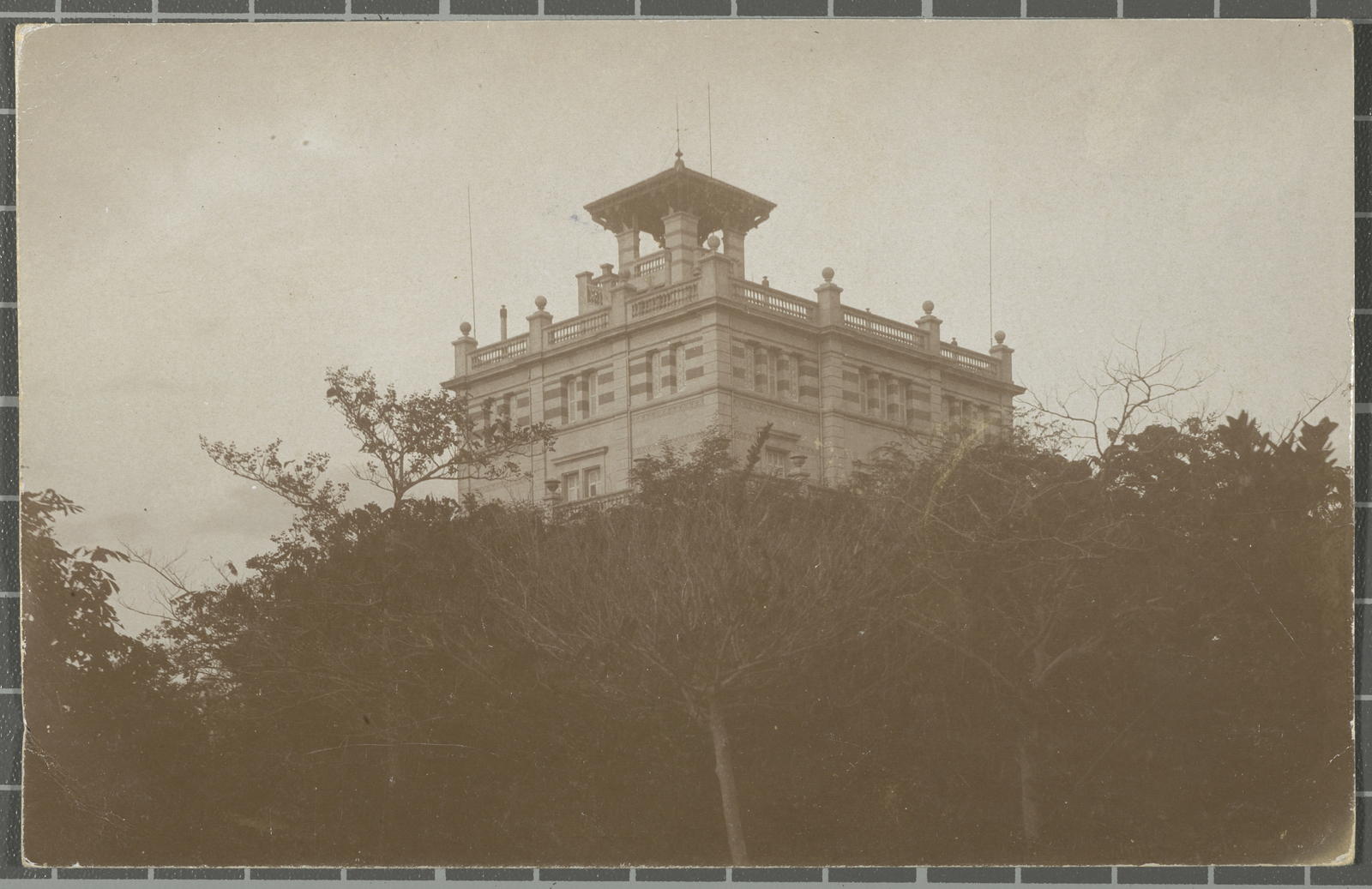 Desconegut, [Oak Tower. Calonge]