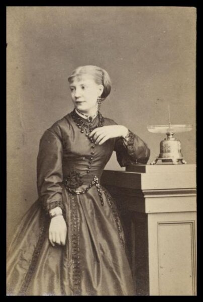 London Stereoscopic and Photographic Company, Guy Little Theatrical Photograph