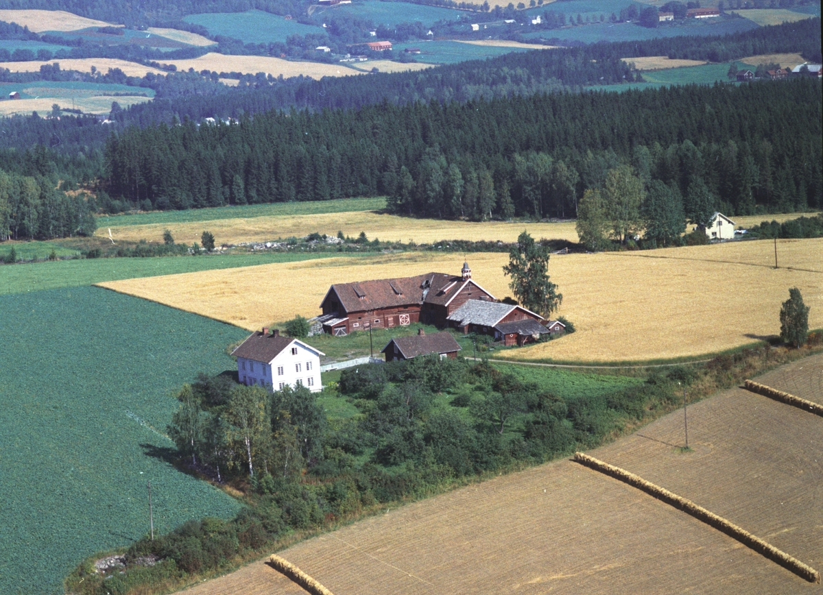 Widerøes Flyveselskap A/S, Flyfoto, Stolvstad øvre, Rudshøgda, Ringsaker.