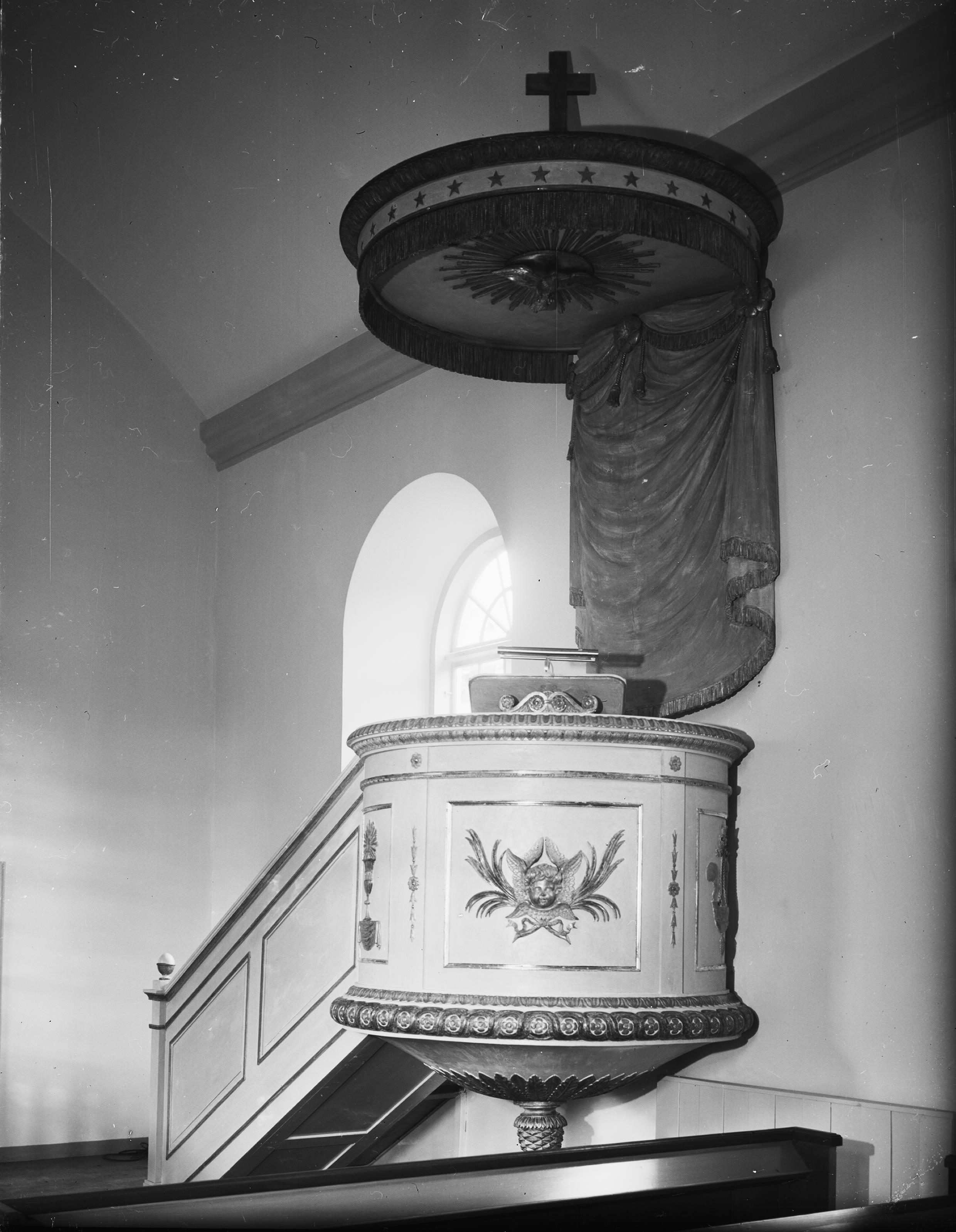 Olle Hellström, Trästena kyrka