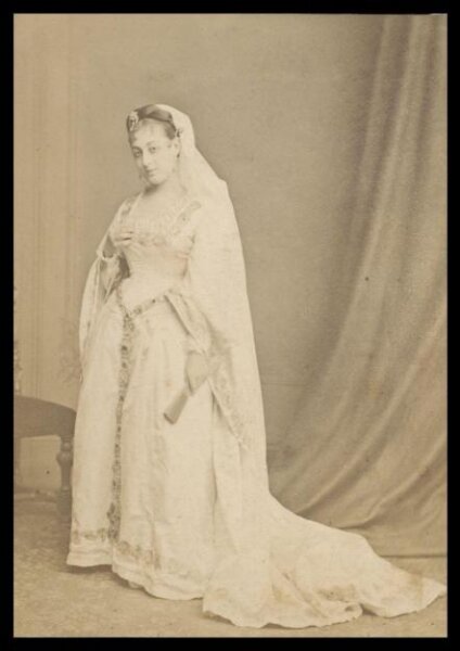 London Stereoscopic and Photographic Company, Guy Little Theatrical Photograph