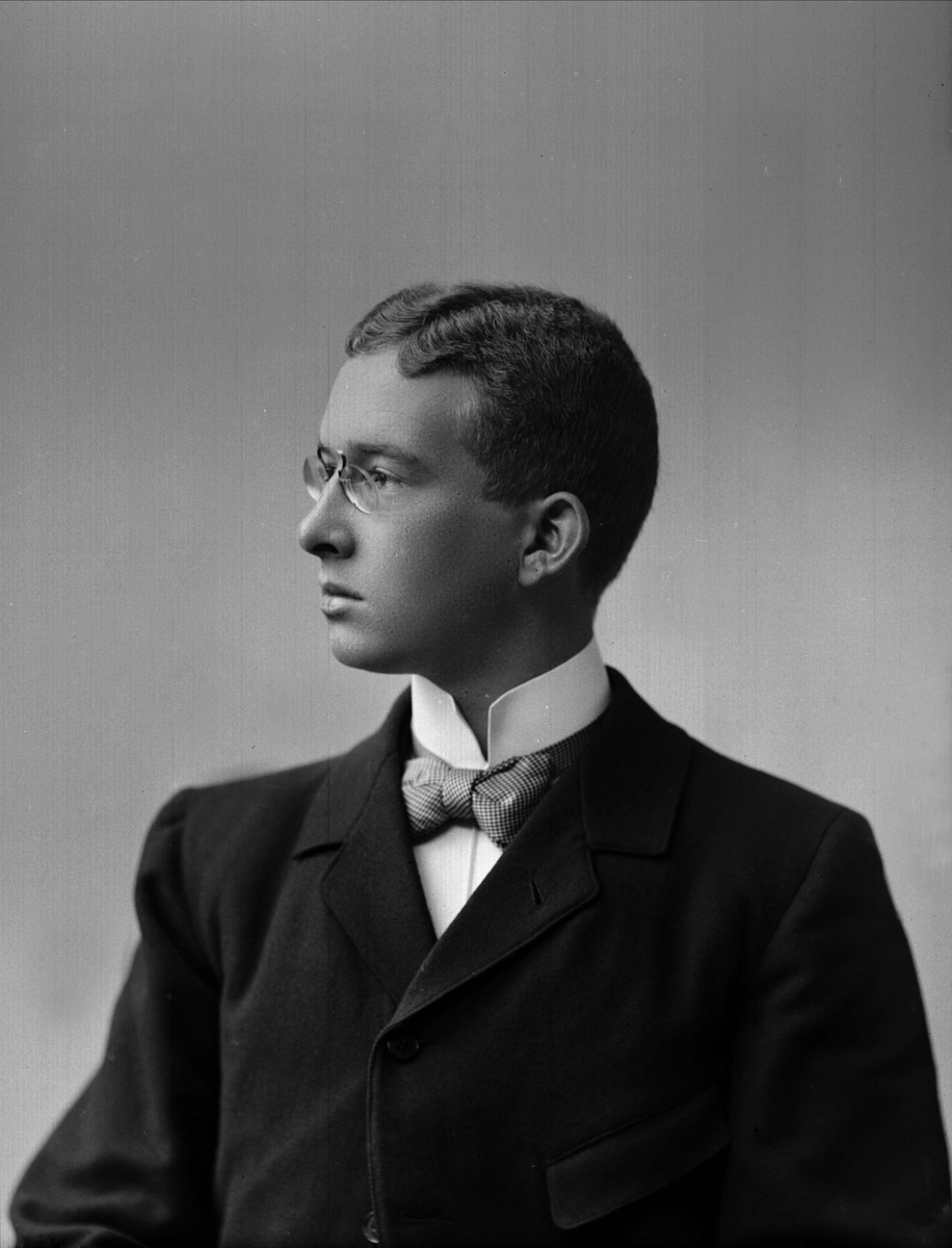 Gustav Borgen, Portrett, ung mann med dress. Peter Kaltenborn (1877-1933)