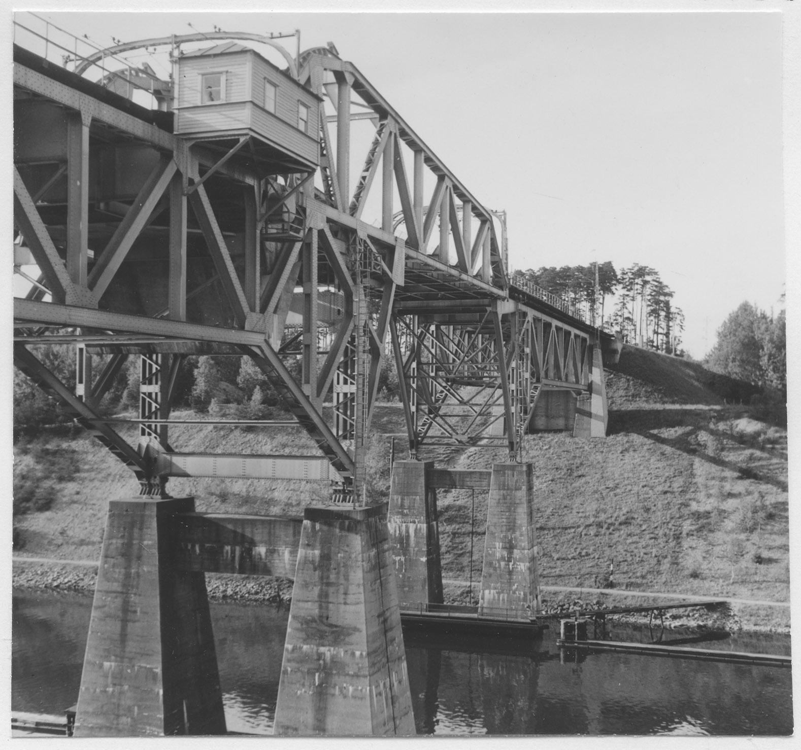 Mårten Sjöbeck, Södertälje kanal, järnvägsbron