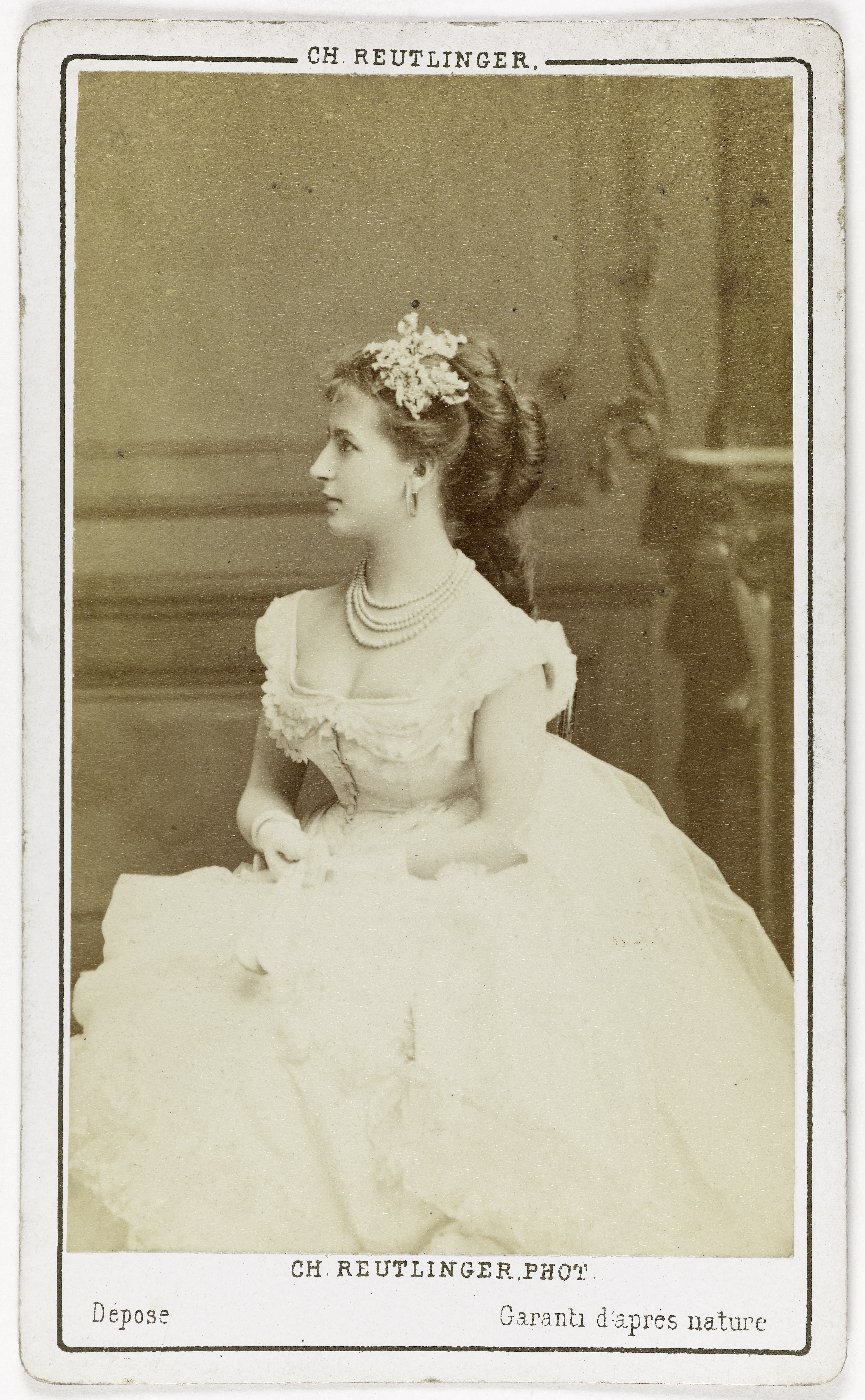 Charles Reutlinger, Portrait de Mélita, actrice au Théâtre du Palais Royal en 1875 et au Théâtre du Vaudeville en 1874.