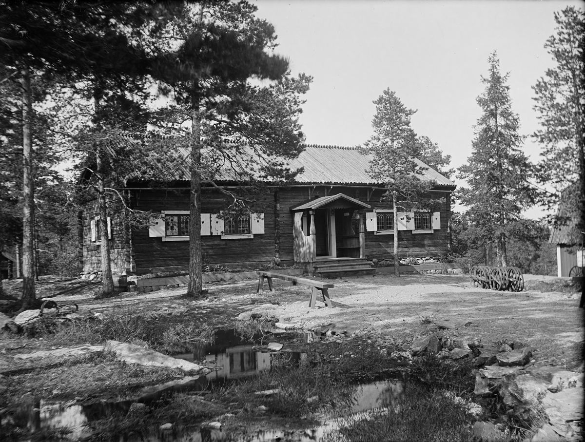Josef Ärnström, Byggnad