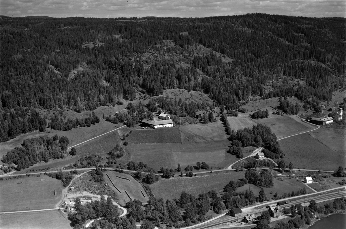 Widerøes Flyveselskap A/S, Flyfoto av Freng nordre, Brøttum, Ringsaker.