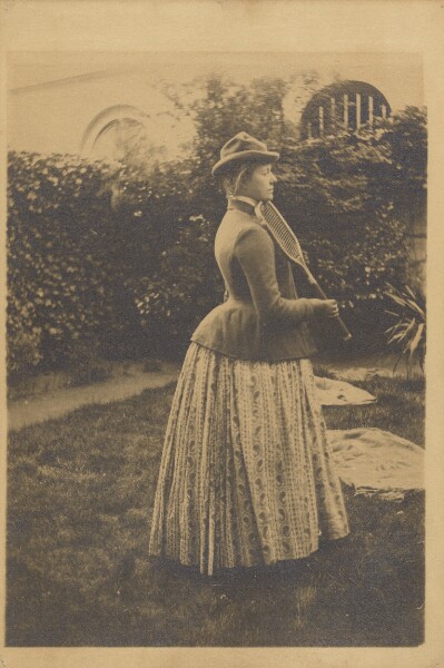 Fernand Khnopff, [Woman with a Tennis Racquet, Study for "Memories"]