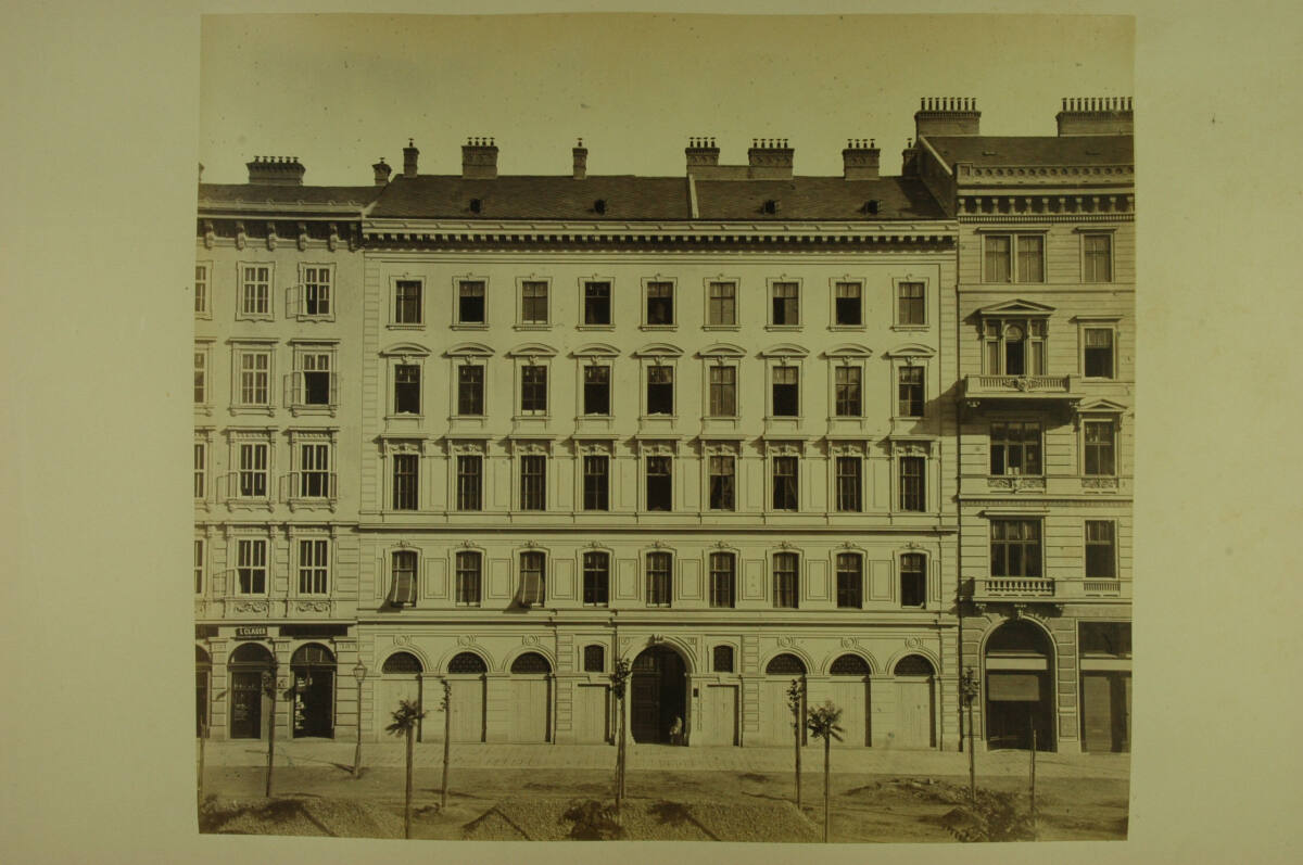 Anonym, Wohngebäude/Wiener Stadterweiterung: Kärntner Ring 13 - Zinshaus des Herrn J. Montandon