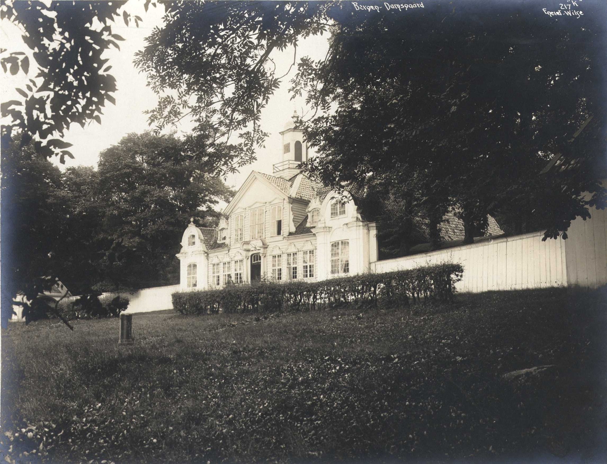 Anders Beer Wilse, Damsgård hovedgård, Bergen, Hordaland. Fotografert 1912.