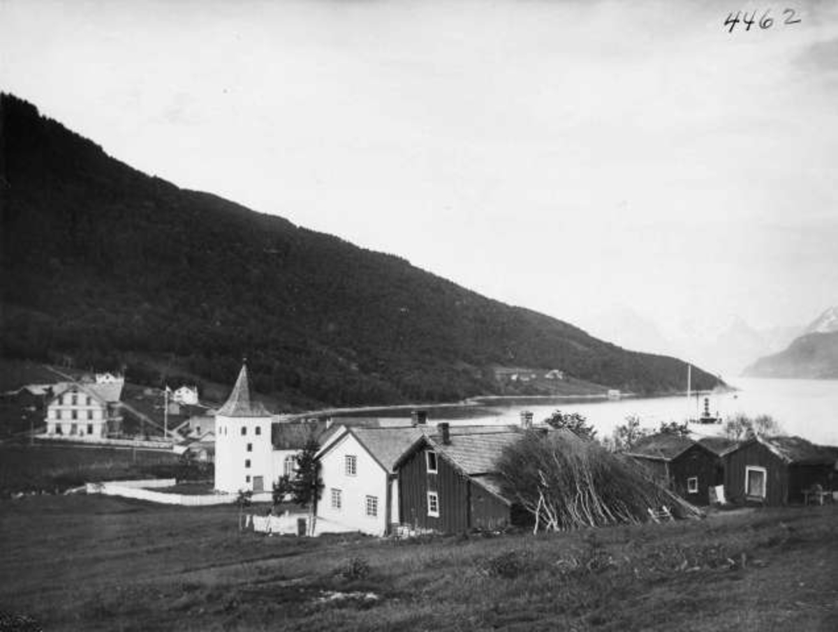Anders Beer Wilse, Lyngseidet i Troms med kirke og bebyggelse.