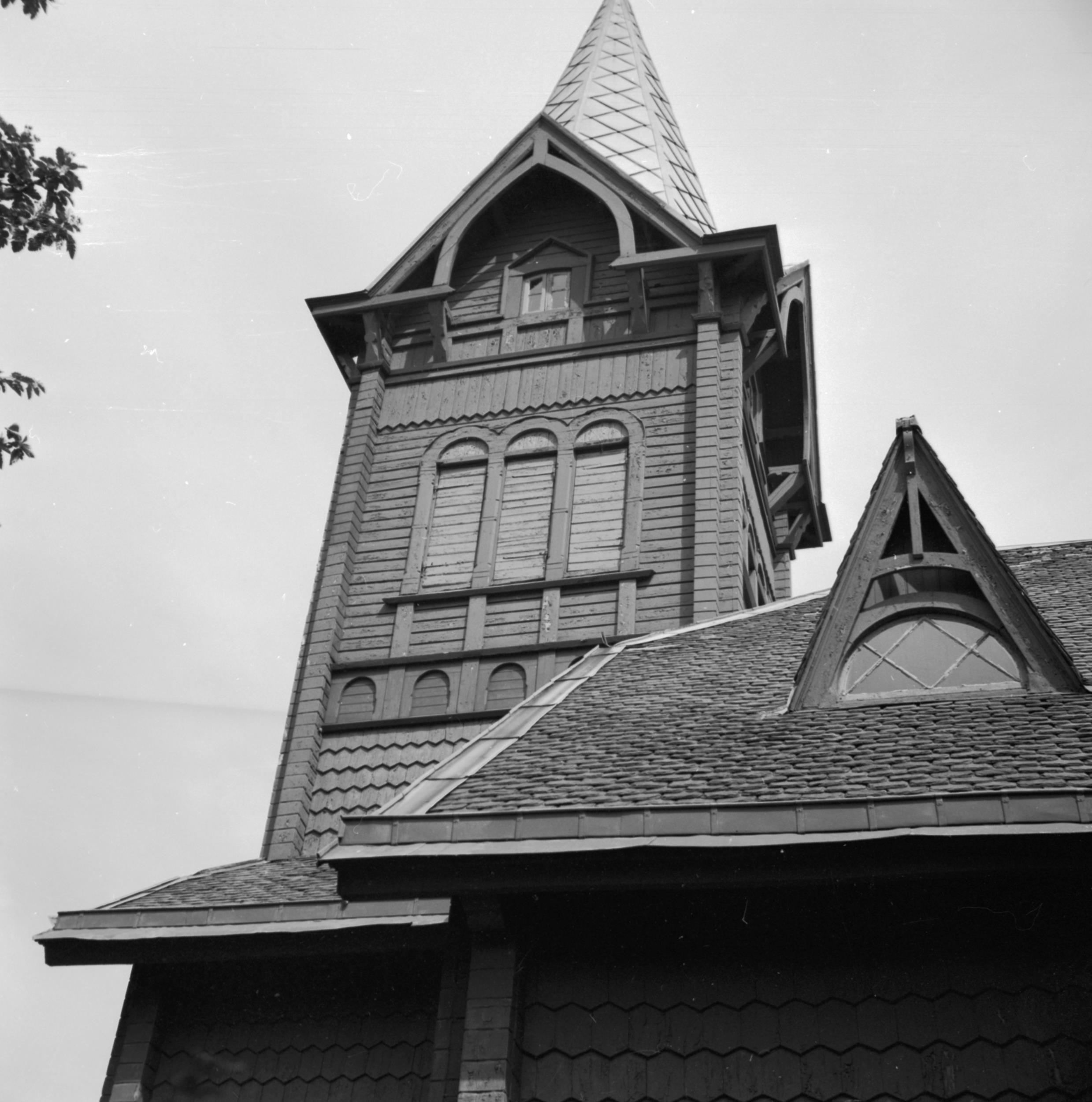 Reine Axel Unnerbäck, Morlanda, Hällevikstrands kyrka