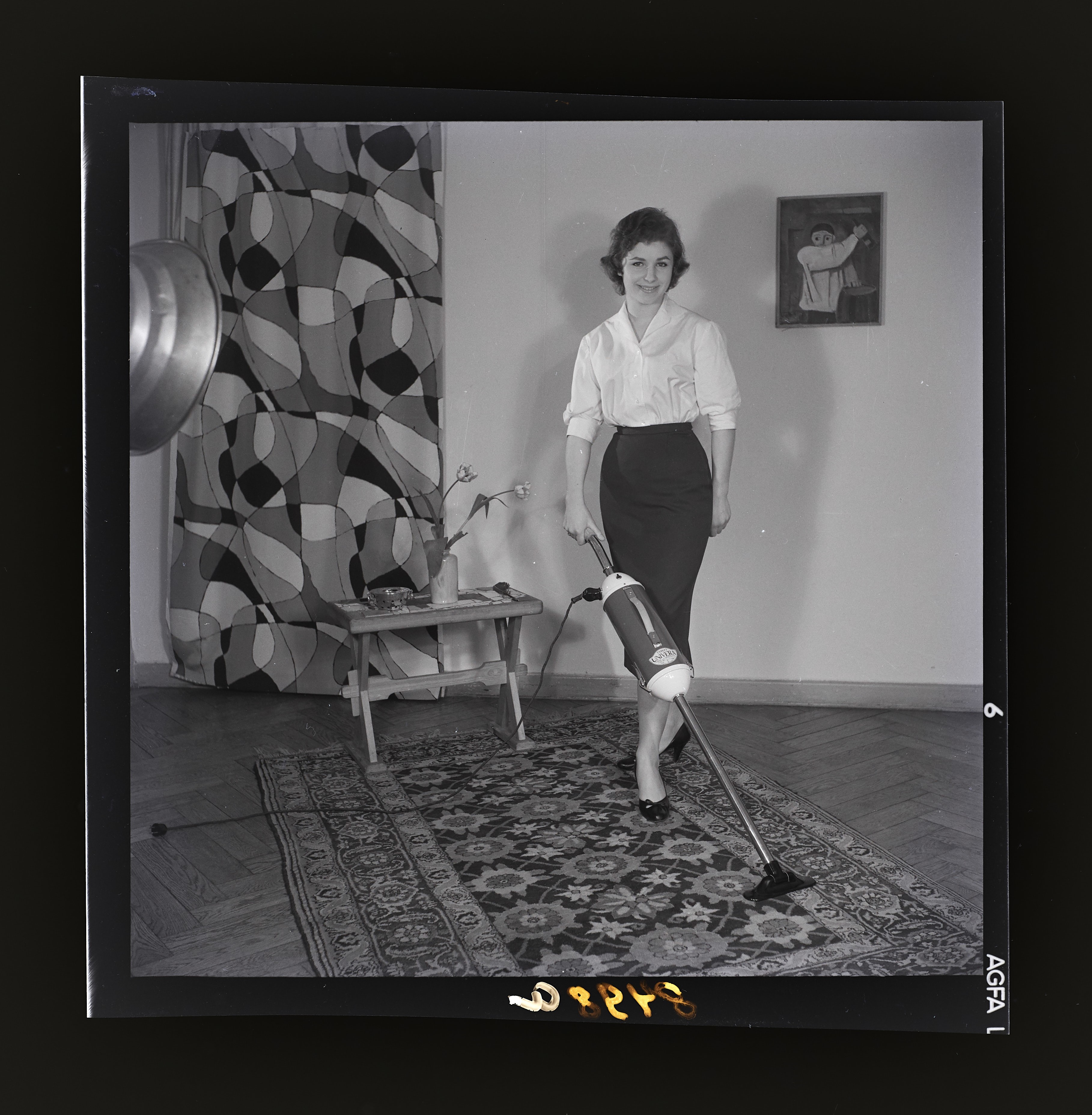 Gerda Schimpf, Fotografie Handstaubsauger Univera, Firma Munack (2)