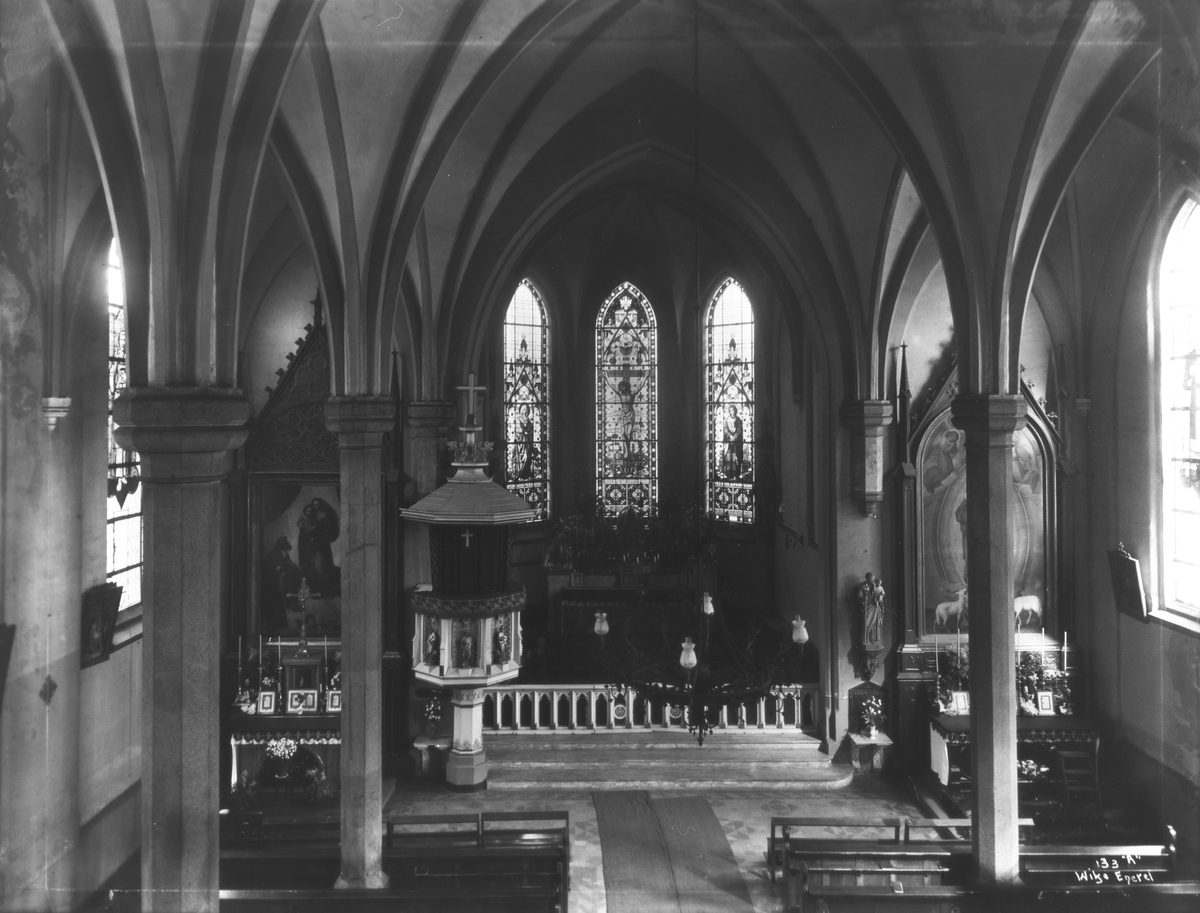 Anders Beer Wilse, Prot: Interiør St. Olavs Kirke med koret April 24de