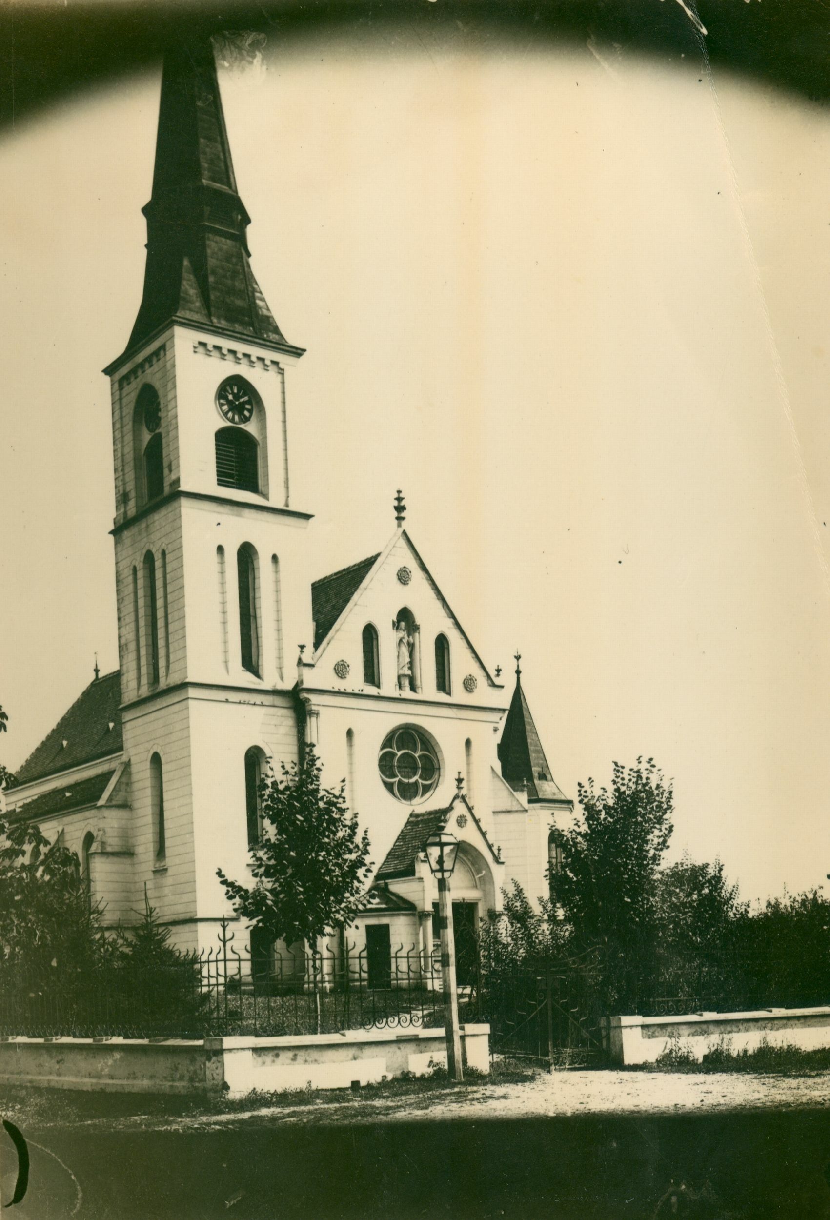 Josip Brunšmid, Dugo Selo - Župna crkva sv. Martina, pseudogotička, iz 1900. godine