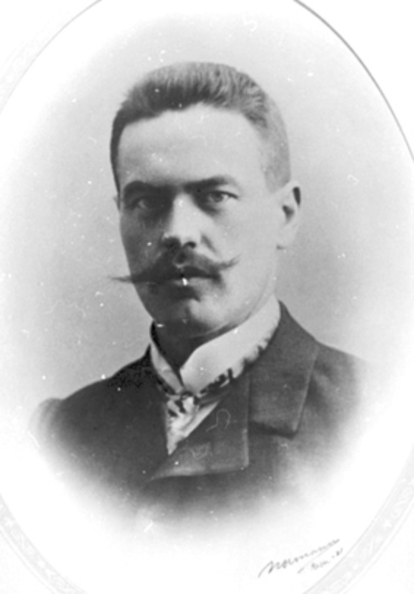 Anno Domkirkeodden, PEDER ARNSETH 20. 2. 1878 - 22. 11. 1961, MALER OG KIRKETJENER I HAMAR FRA 1914 - 1946